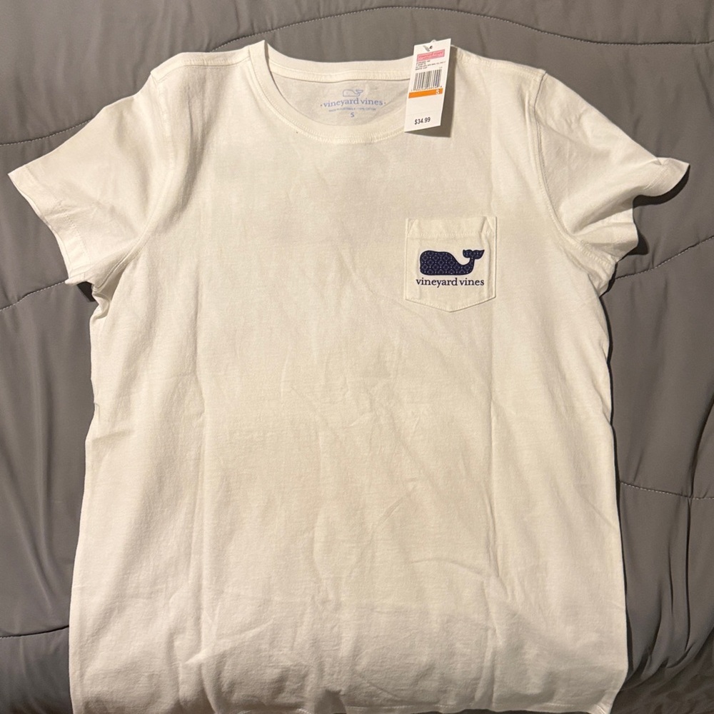 Vineyard Vines Cream Tee with Navy Whale - NWT